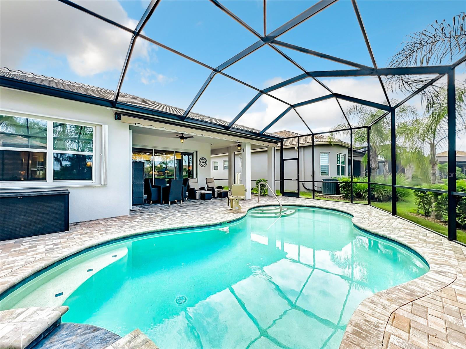 Pool/Patio WITHOUT Retractable Awning