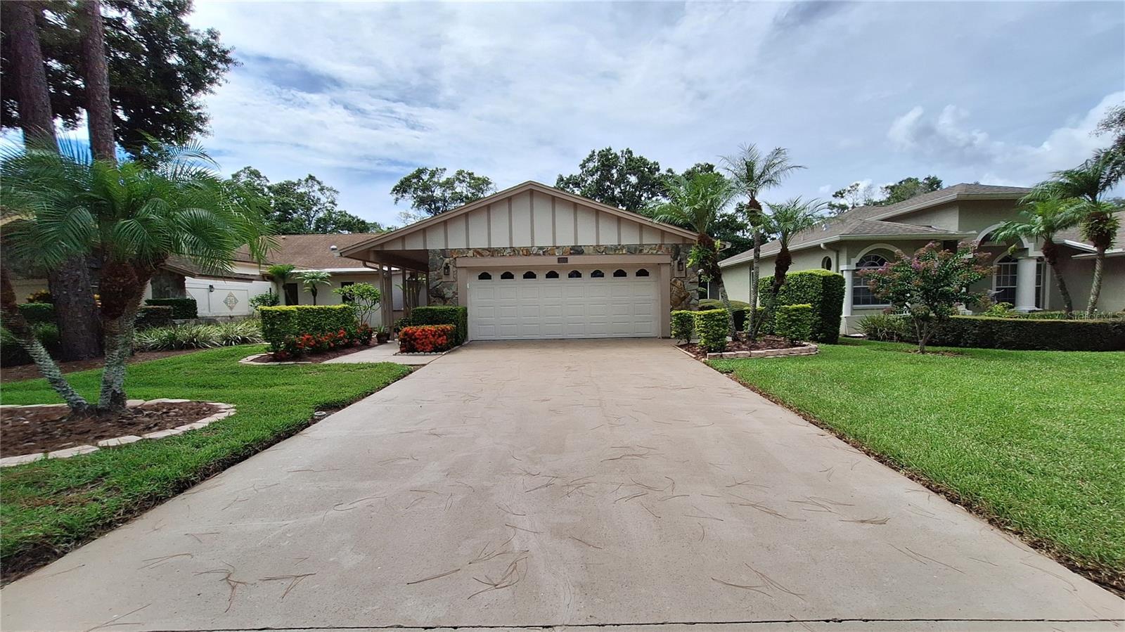 Long driveway provides extra parking space