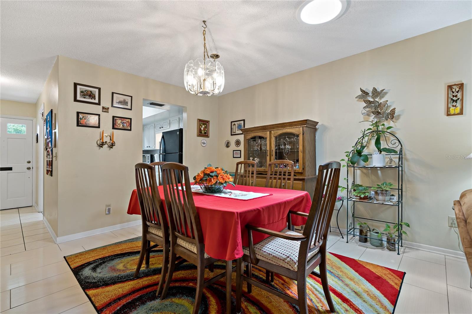 DINING ROOM AREA WITH SOLAR TUBE!