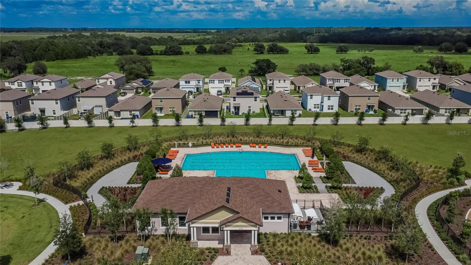 Clubhouse/Pool