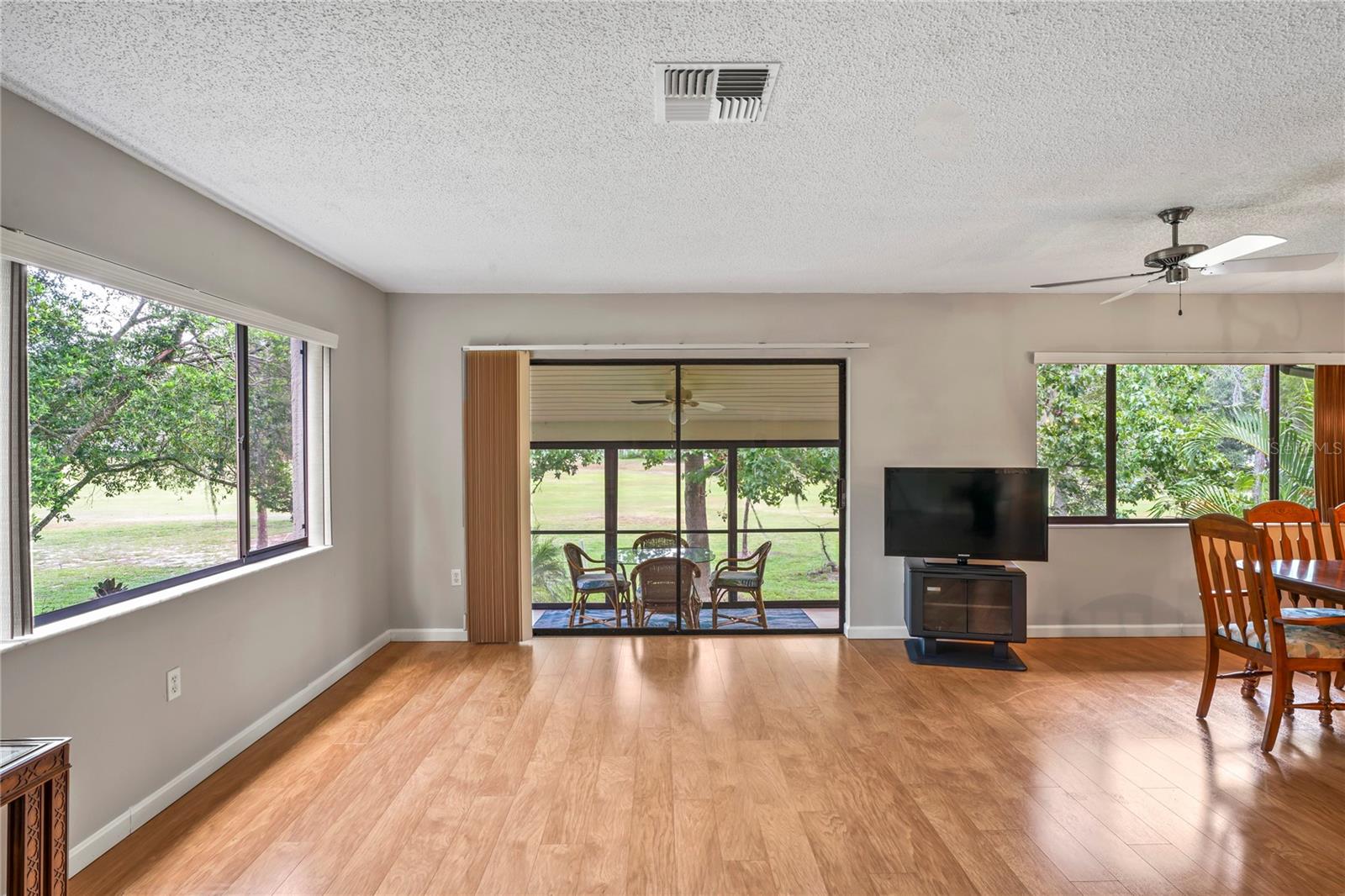 Beautiful laminate flooring throughout.