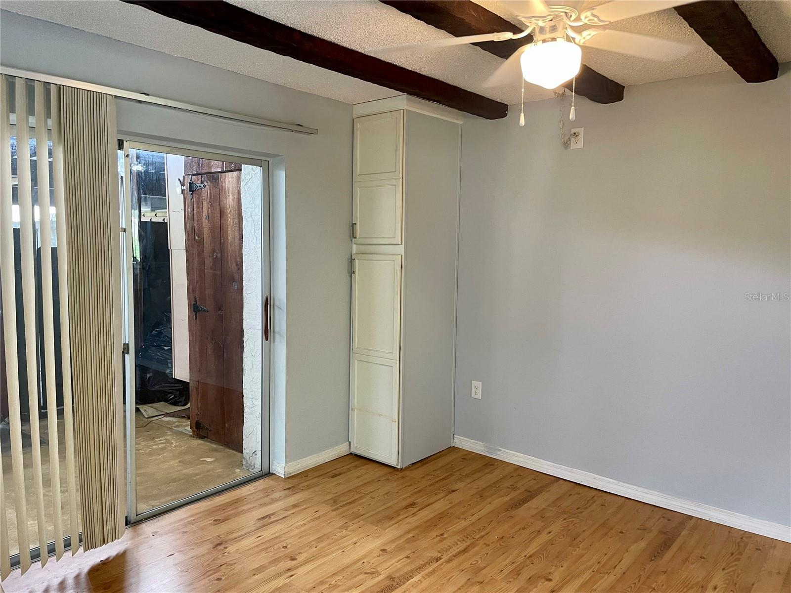 Dining area lead to sliding glass door to outside area. Leading to the 2 car carport