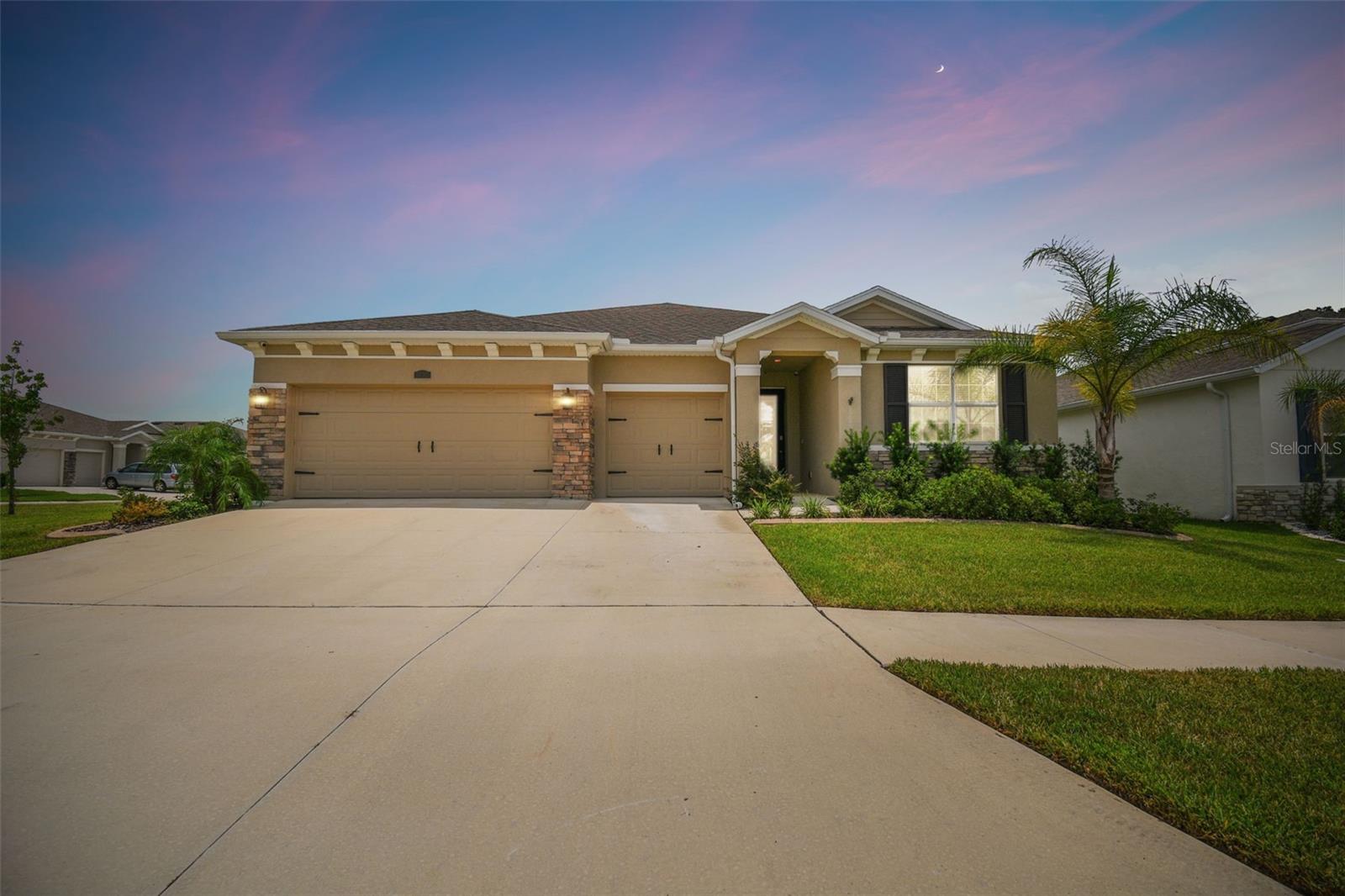 beautiful elevation on this home