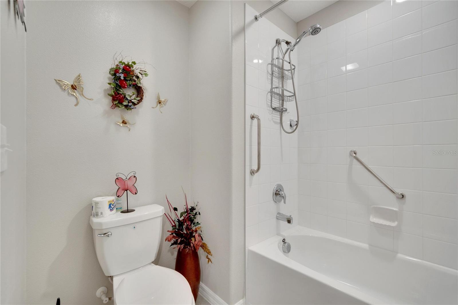 shower/toilet in secondary bathroom