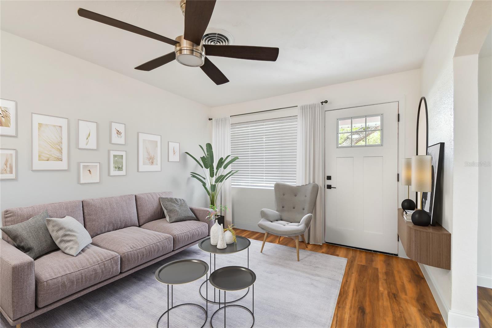 Front Entry / Foyer