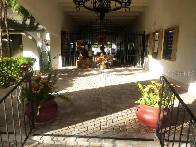 cluhouse entrance