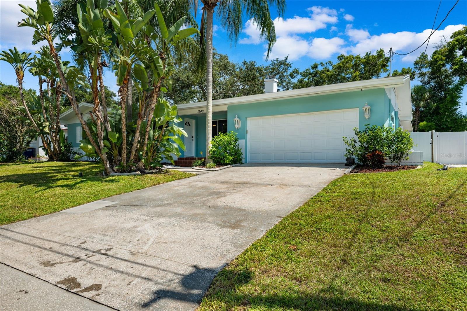 Oversized Driveway provides extra parking