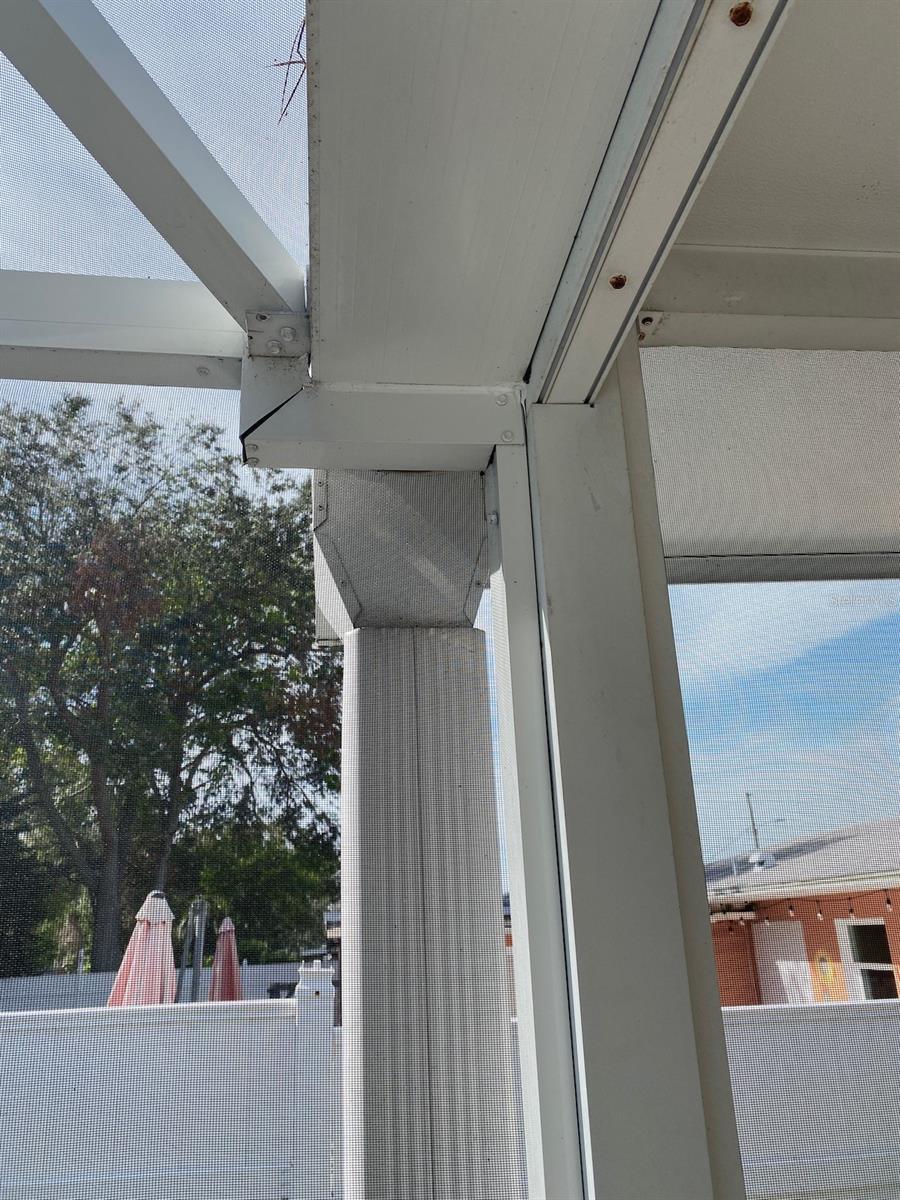 4" Super gutters help protect the lanai