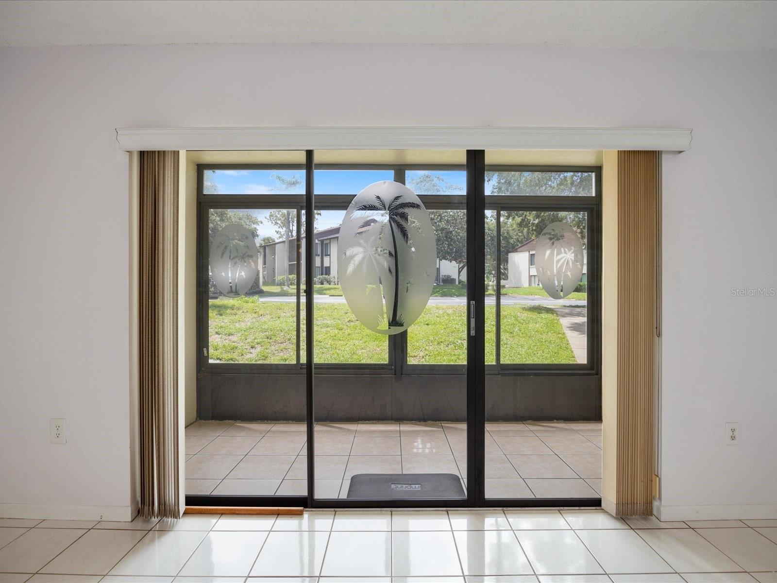 Living room to screened porch