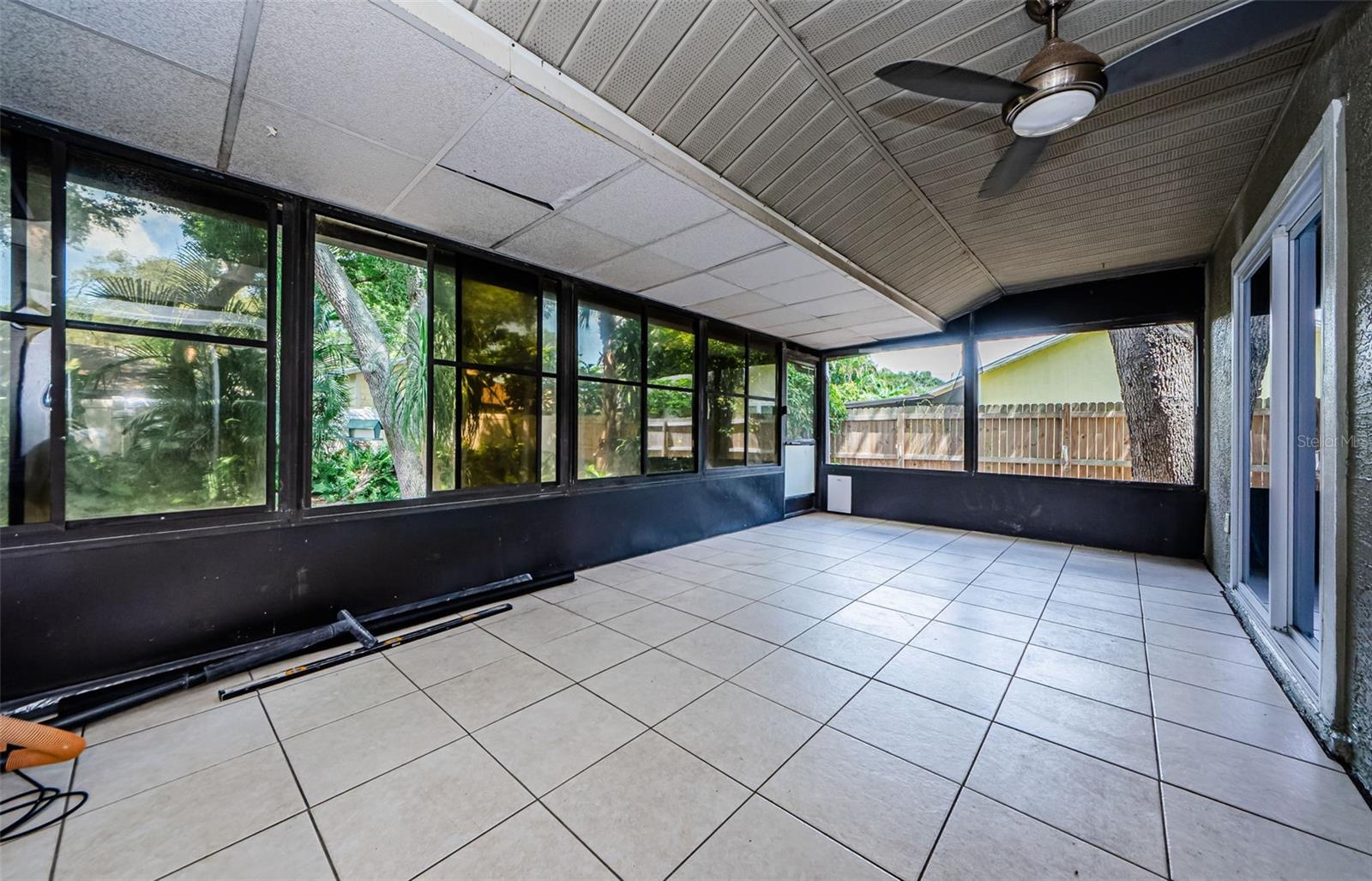 Very Large Covered, screened Lanai