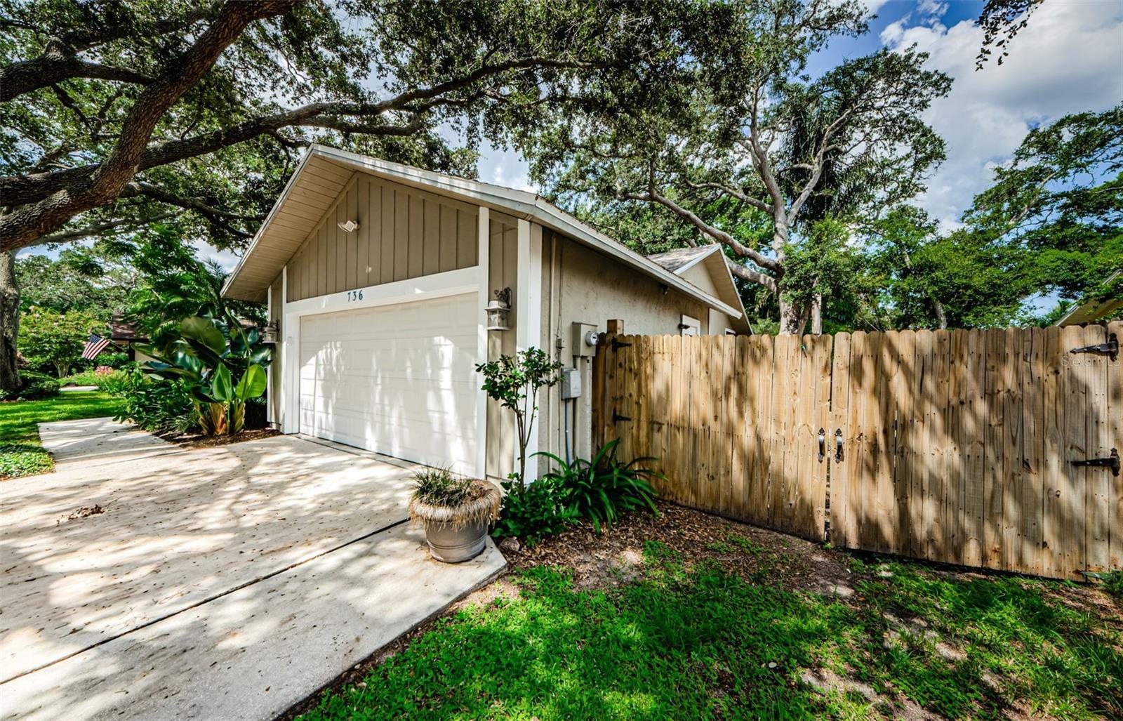 Large double gate to backyard