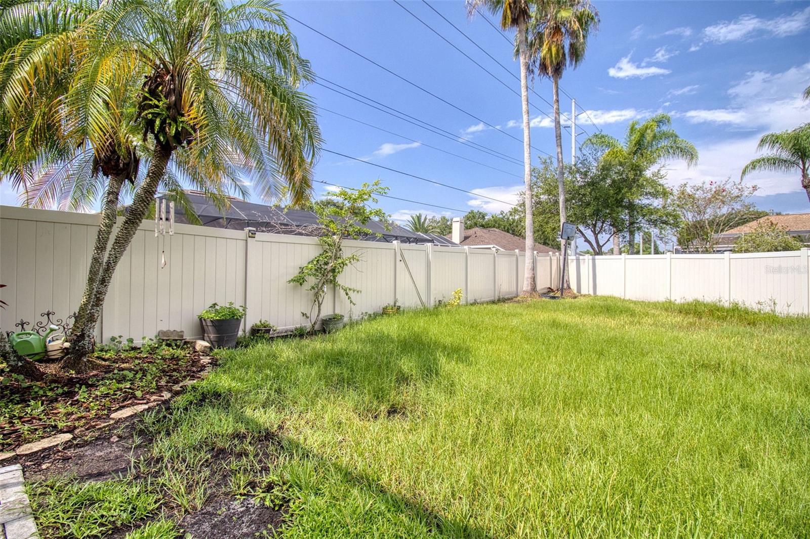 Large Fenced Yard