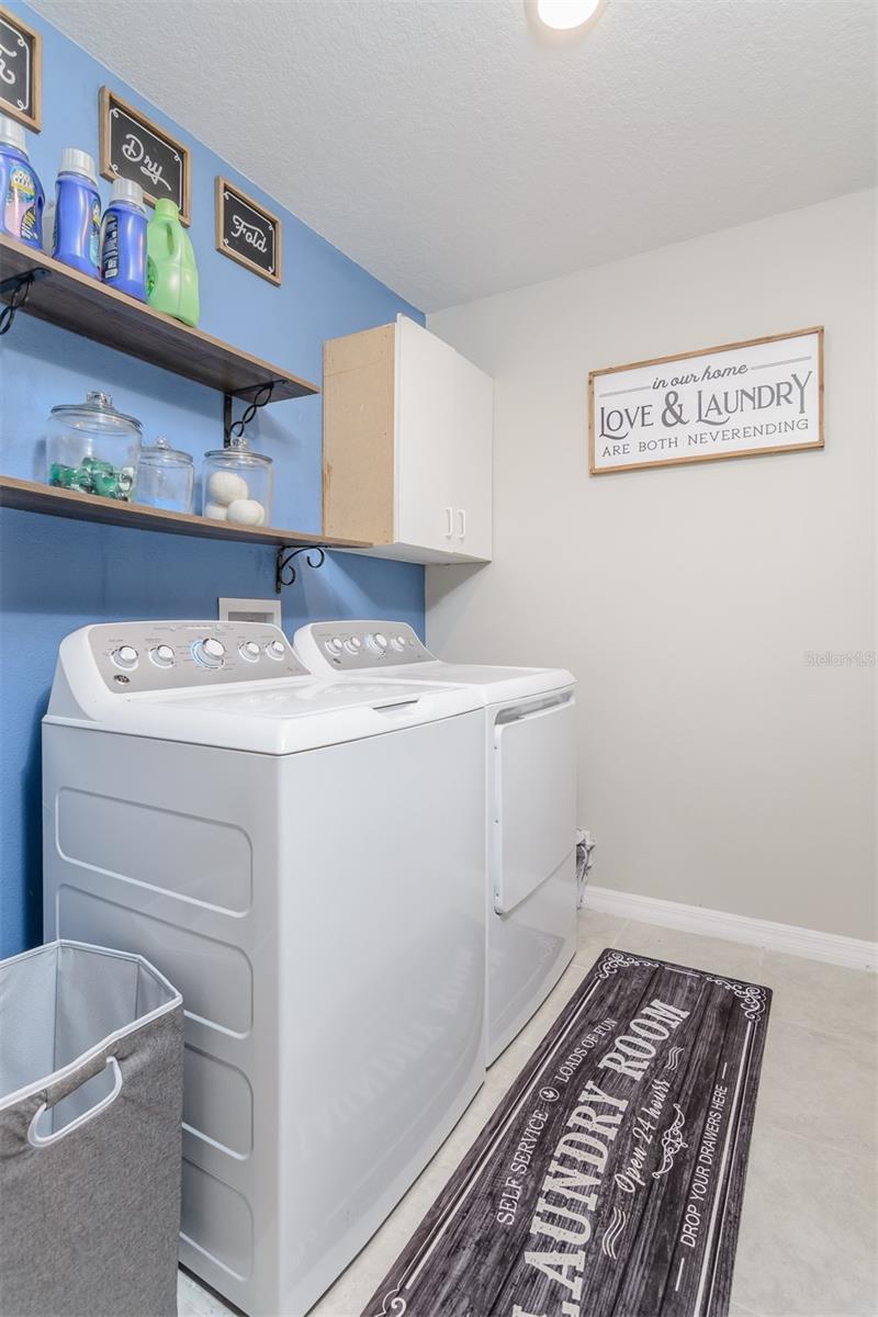 Laundry room Upstairs