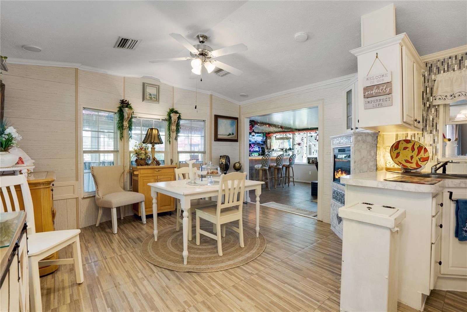 Dining room is nice and bright, Lake Lago Bonito can be seen from the kitchen and dining room