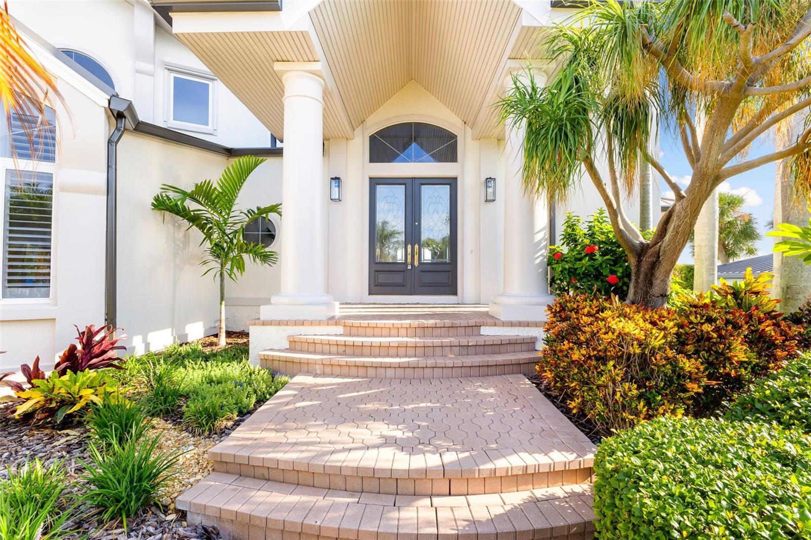 Grand Entry Way