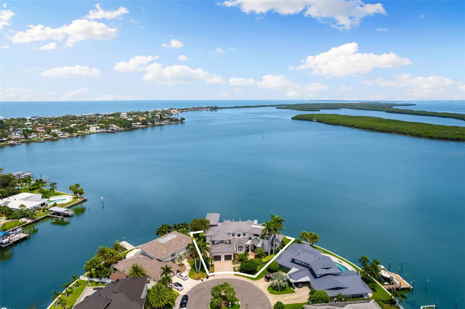 Sweeping views of the intracoastal and Moonshine Island