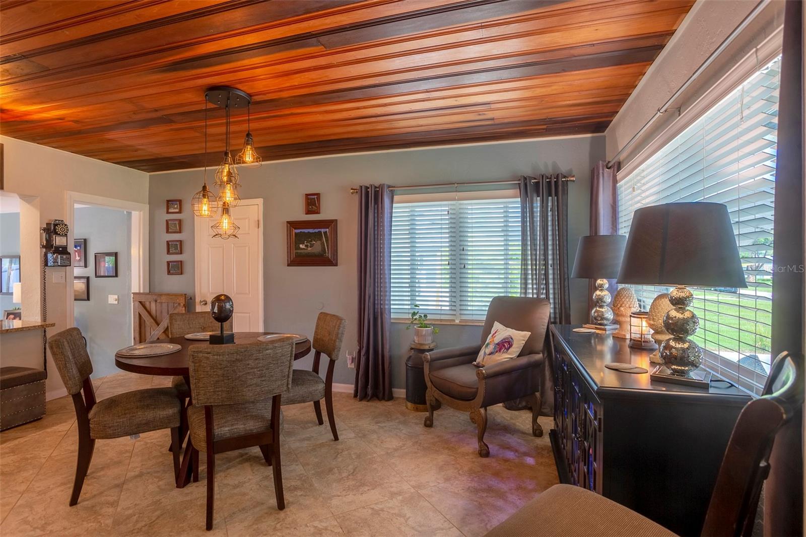 Dining Room w access to 4th bedroom behind door