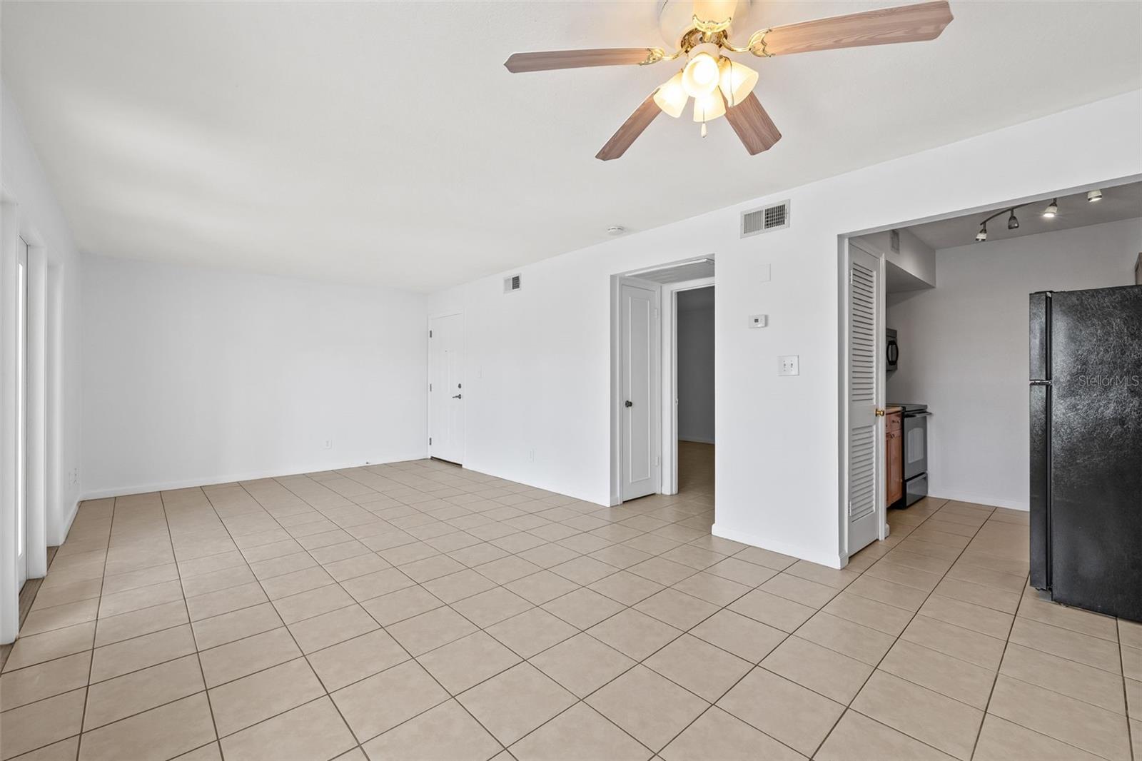 Open Floor plan to the Kitchen