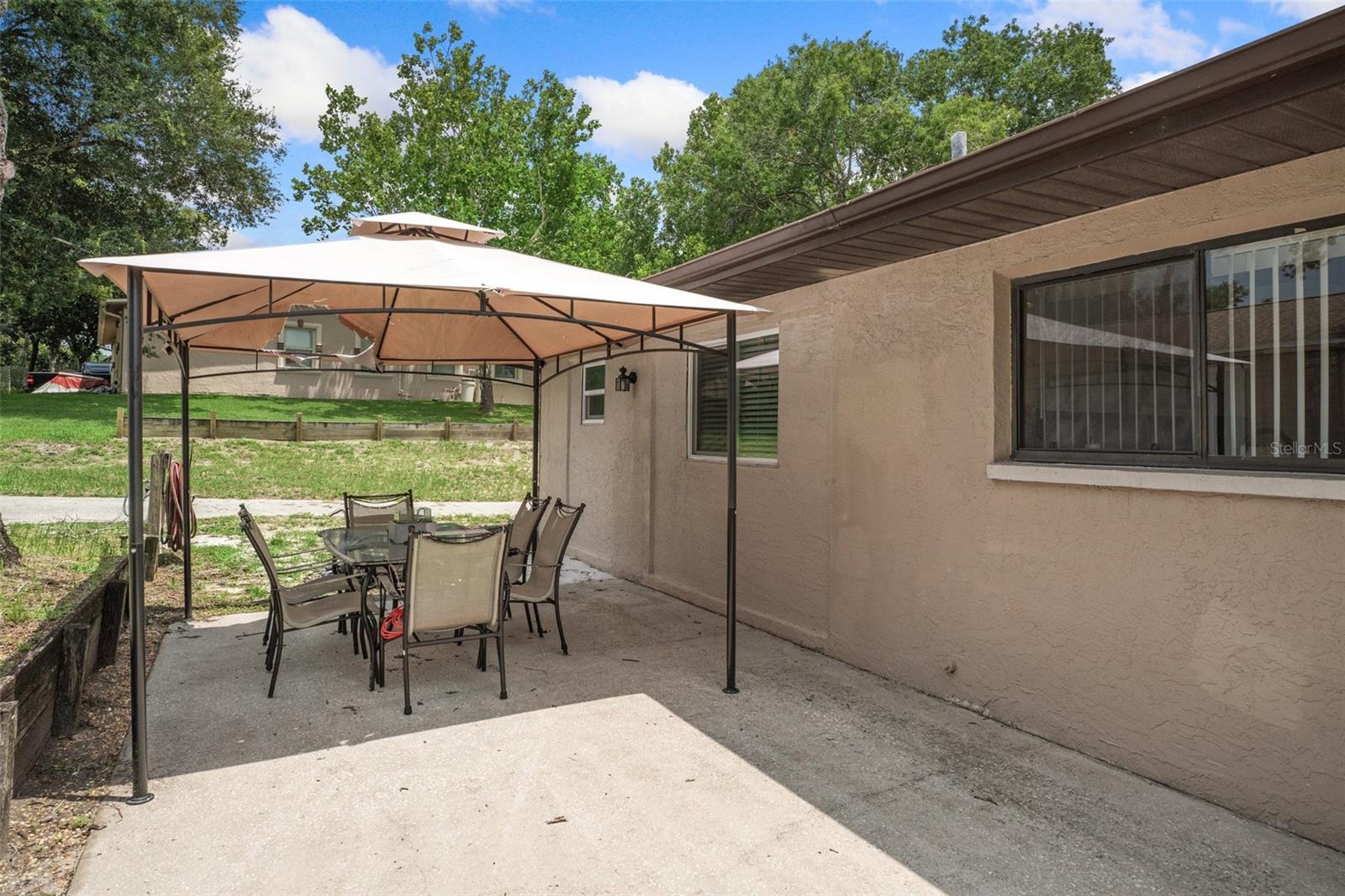 Spacious Entertaining Patio