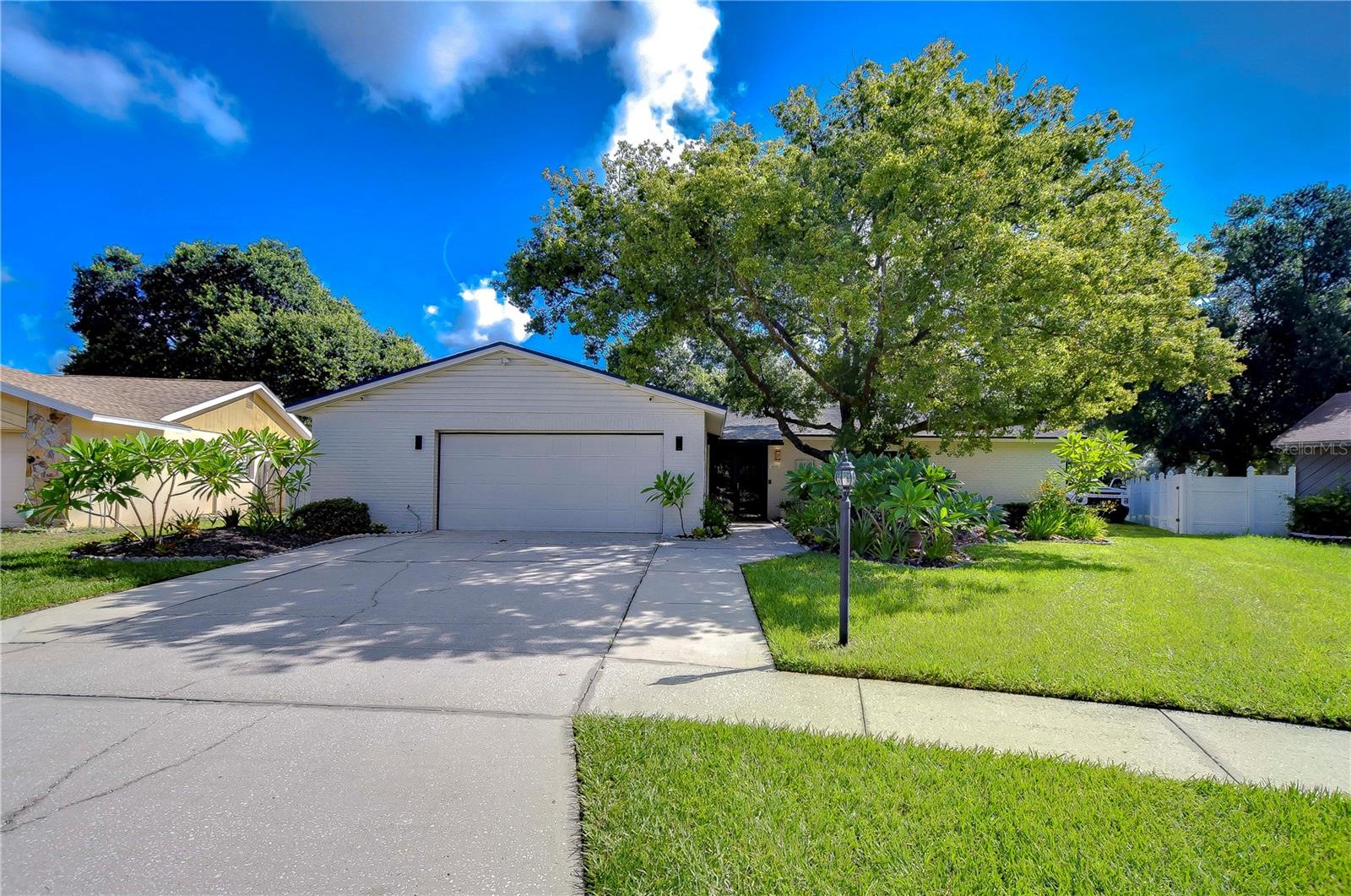 Welcome to your dream home in the highly sought-after Bloomingdale community!