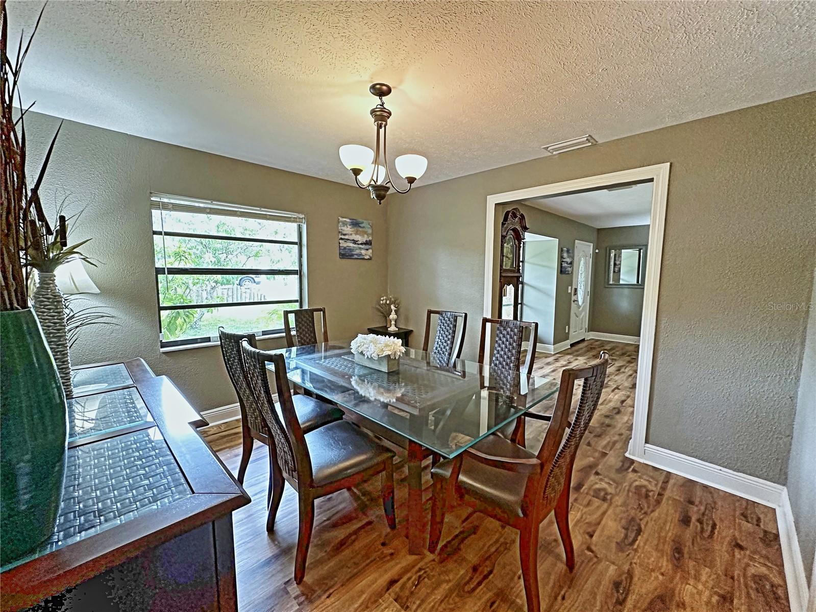 Dining room is off the livng room and kitch.