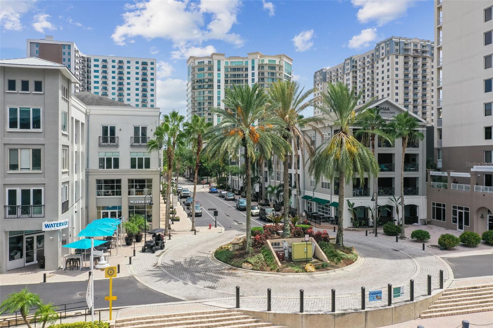 Shops at Harbour Island