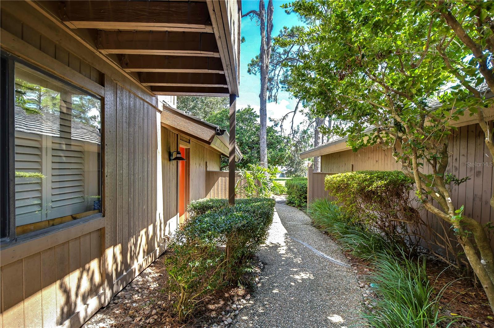 Walkway to front entry