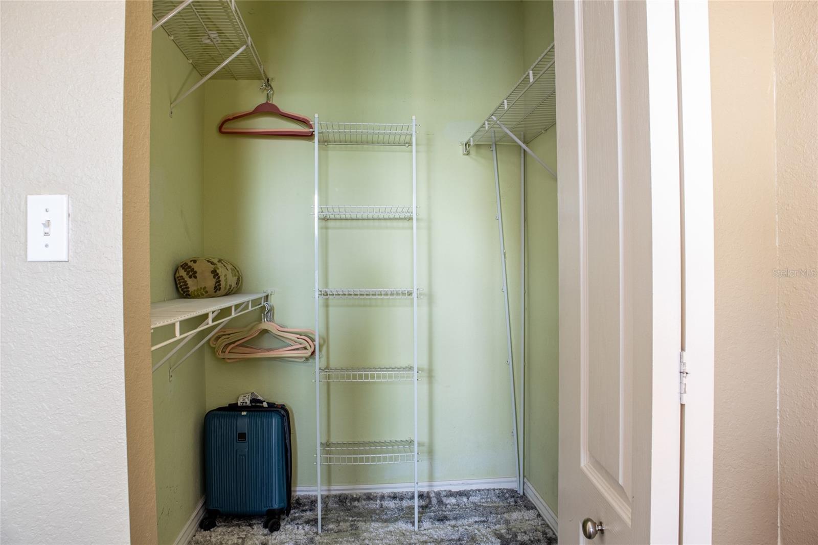 walk-in closet