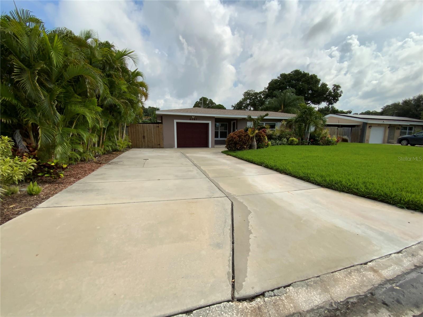 Large driveway area