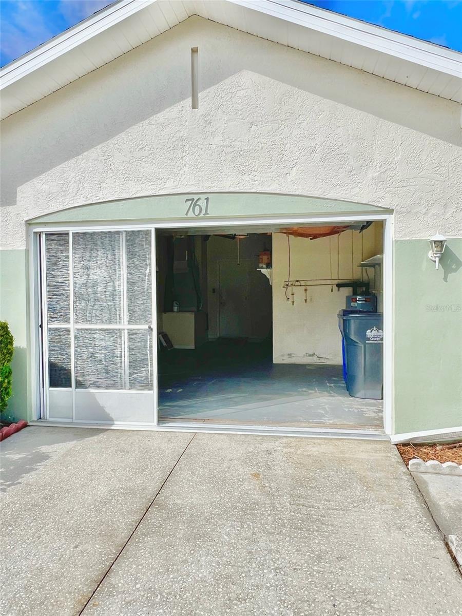 The garage has a sliding screen door too!  Makes working in the garage enjoyable.