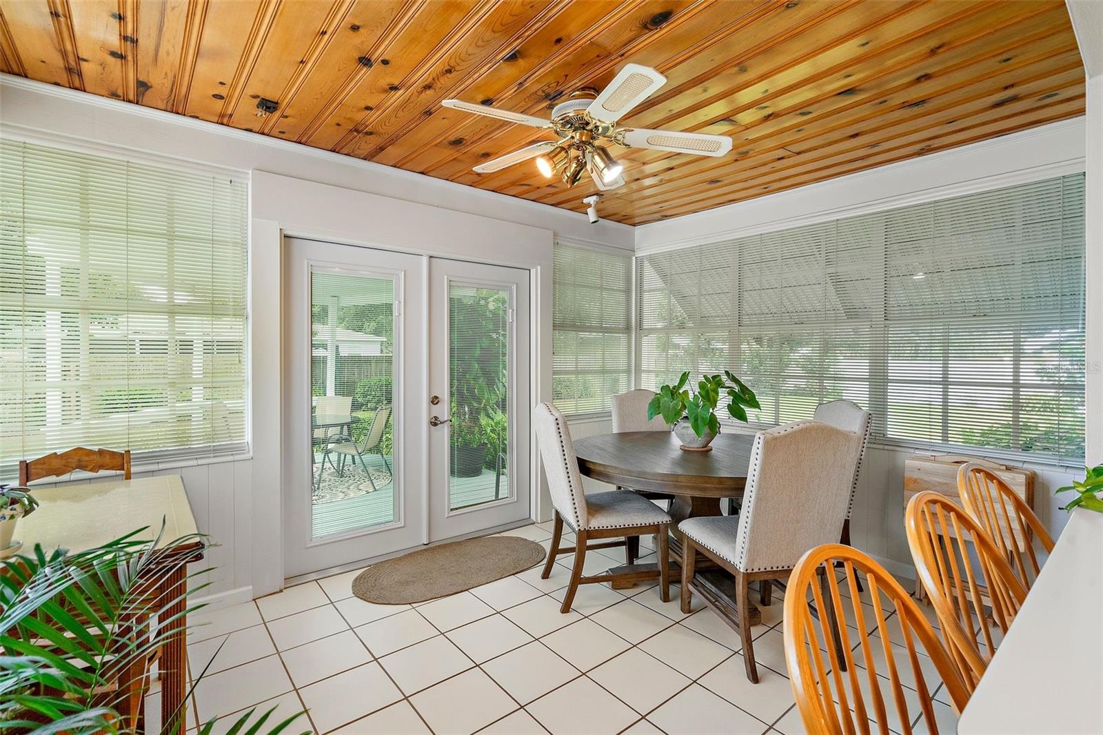 Florida Room/Dinning Room