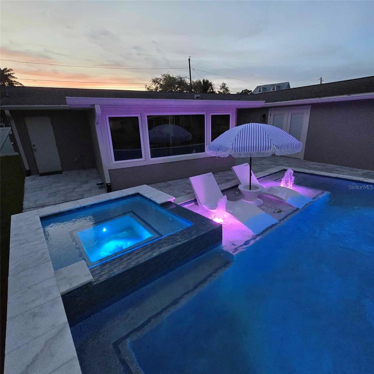 Pool/Spa light features