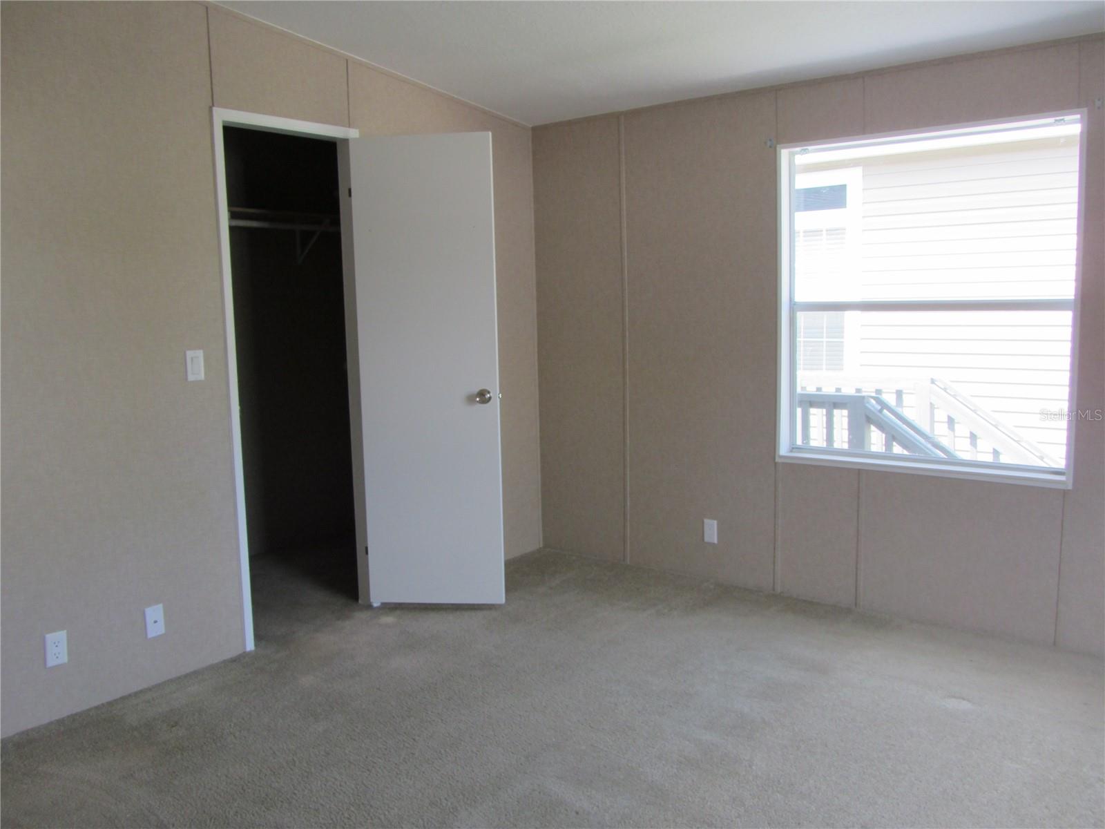 OWNER BEDROOM & WALK-IN CLOSET