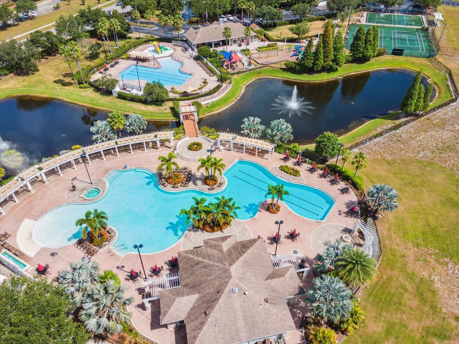 The Rivercrest community complex has everything a resident needs to relax or stay in shape. From tennis courts to lap pools to pools you can lounge around, there is something for everyone here!