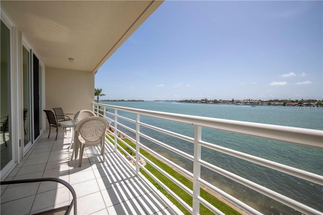 Balcony View of Intercoastal Water