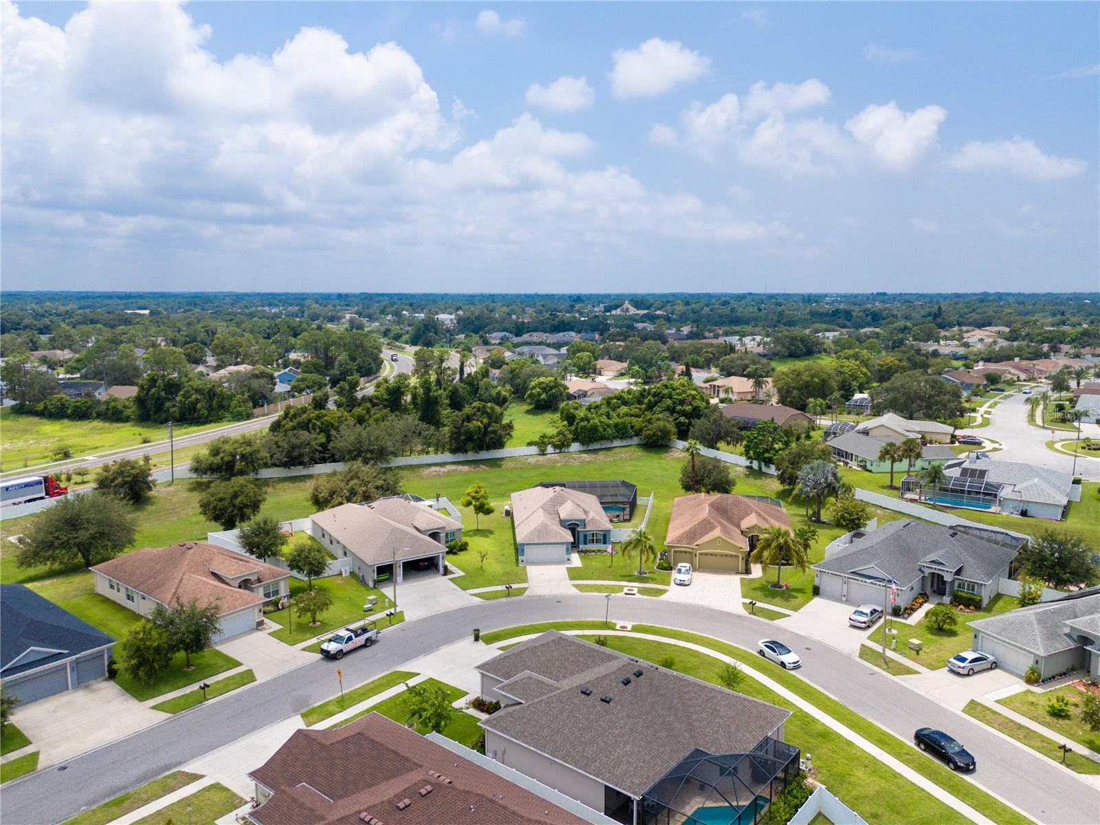 Large conservation area beyond the backyard