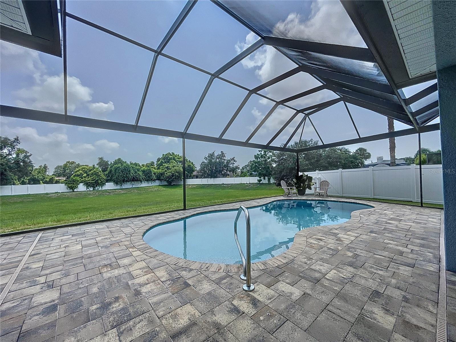 Panoramic View Pool Screen