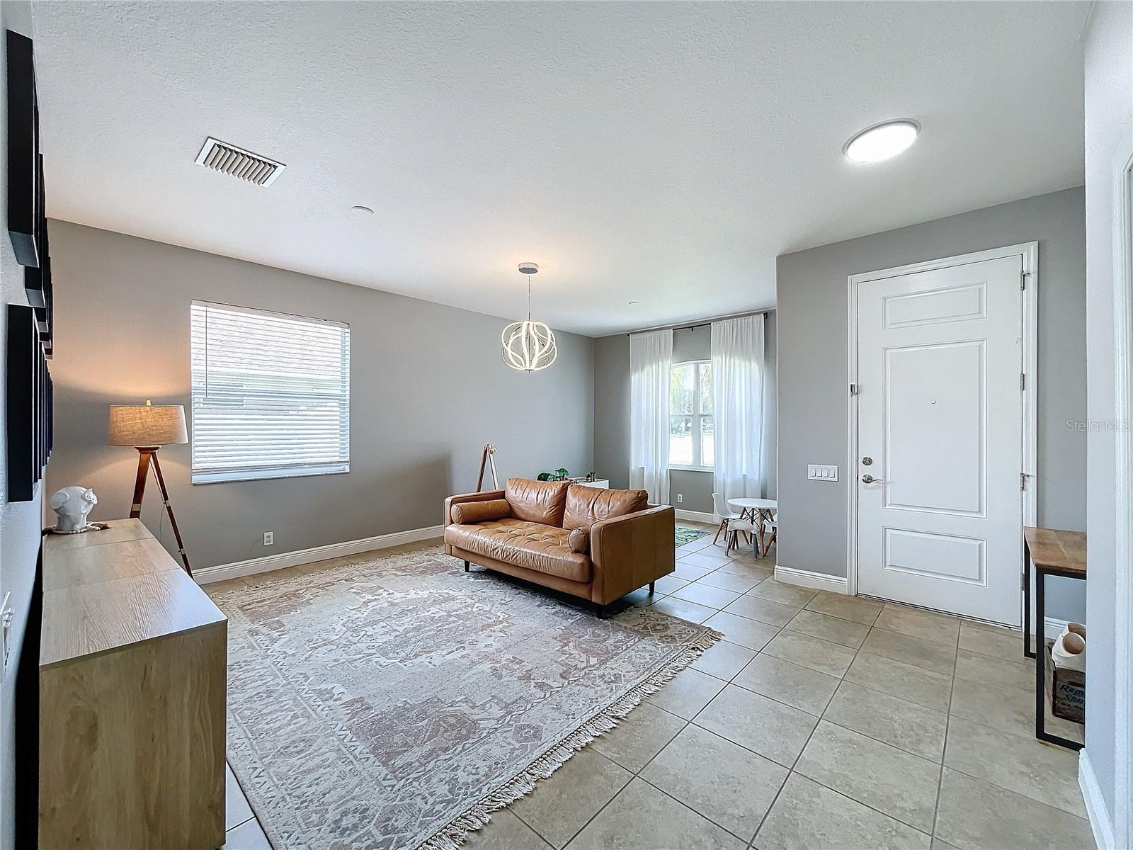 Foyer / Living Room