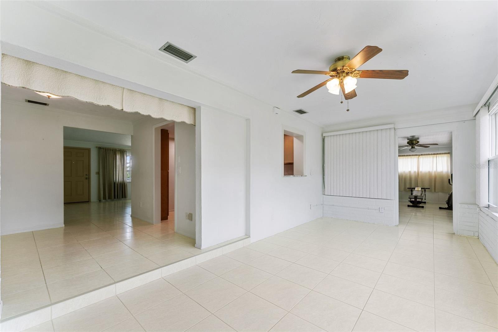 Fully Enclosed Florida Room!