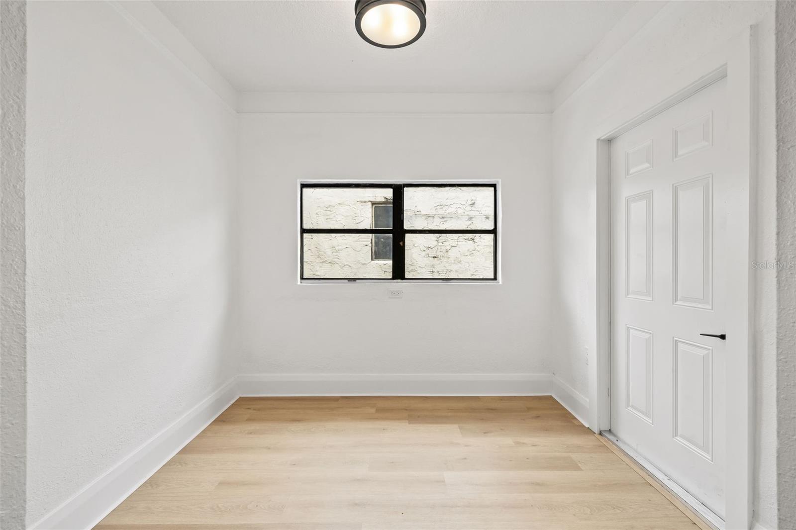 Breakfast nook off of kitchen.