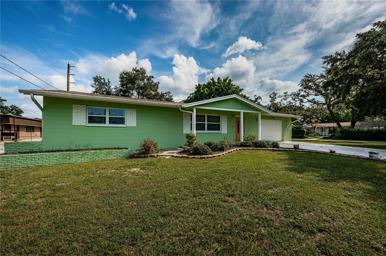 Concrete Block | 2 car Garage