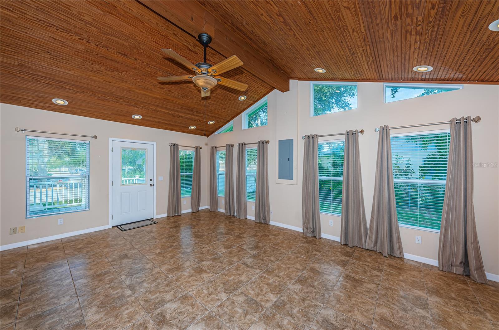 Bonus Room | Vaulted Ceilings