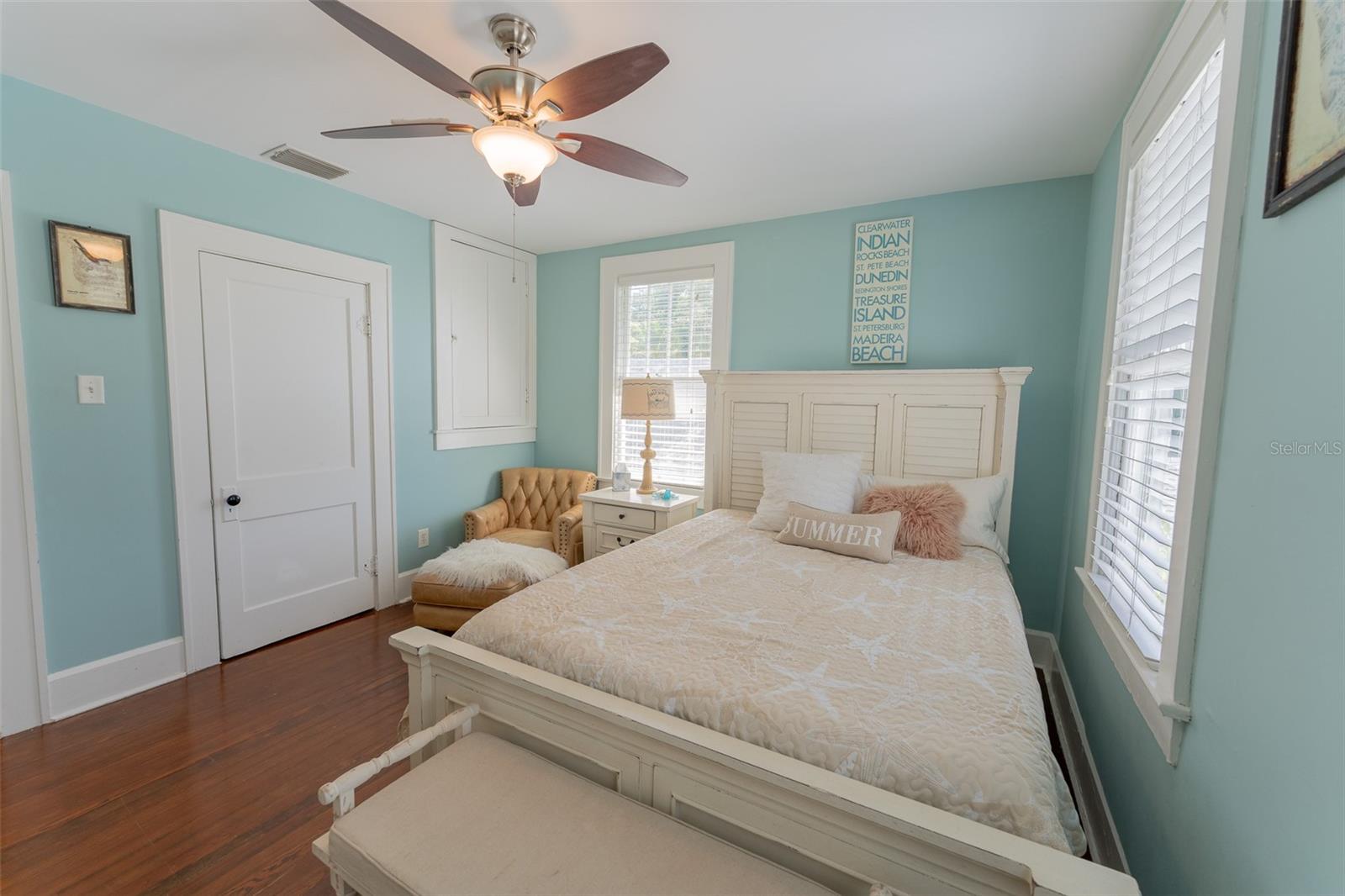 Bedroom 2 (queen bed displayed)