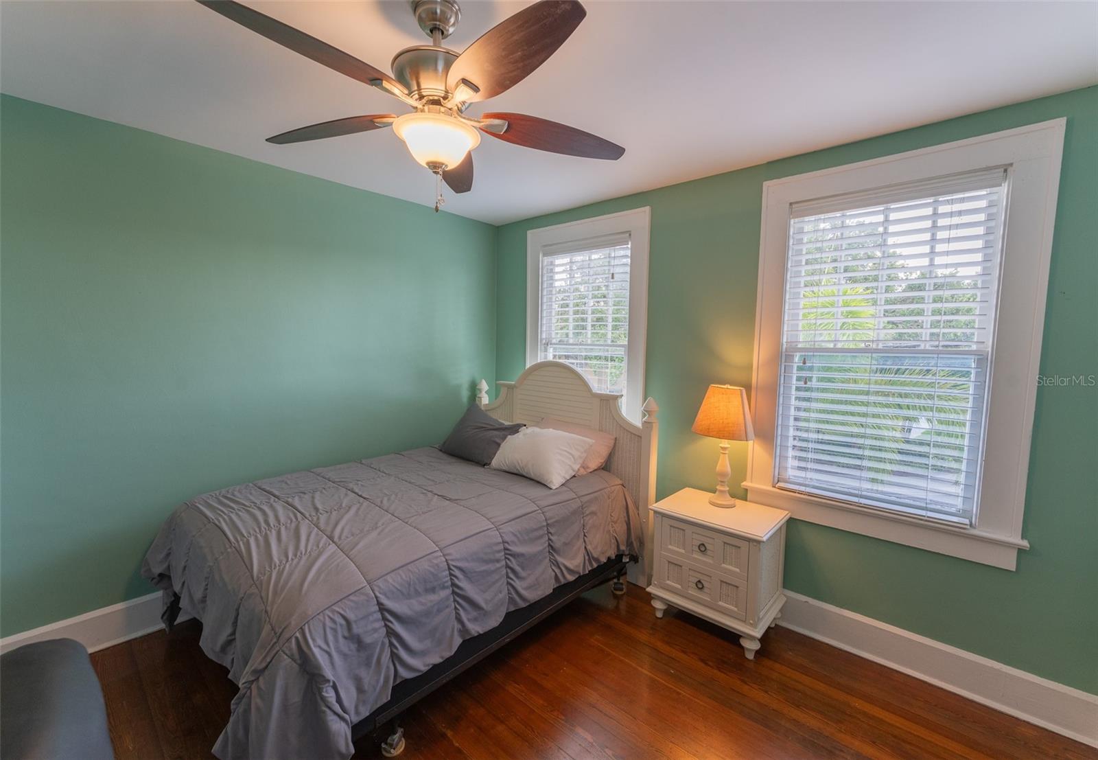 Bedroom 3 (queen bed displayed)