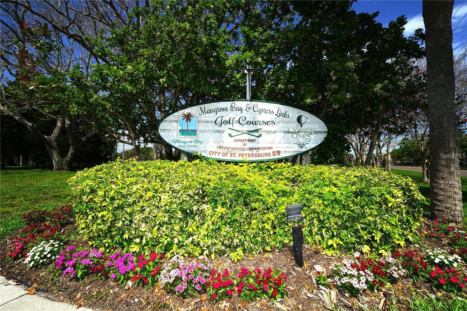 GOLF COURSE SIGN ACCROSS THE STREET