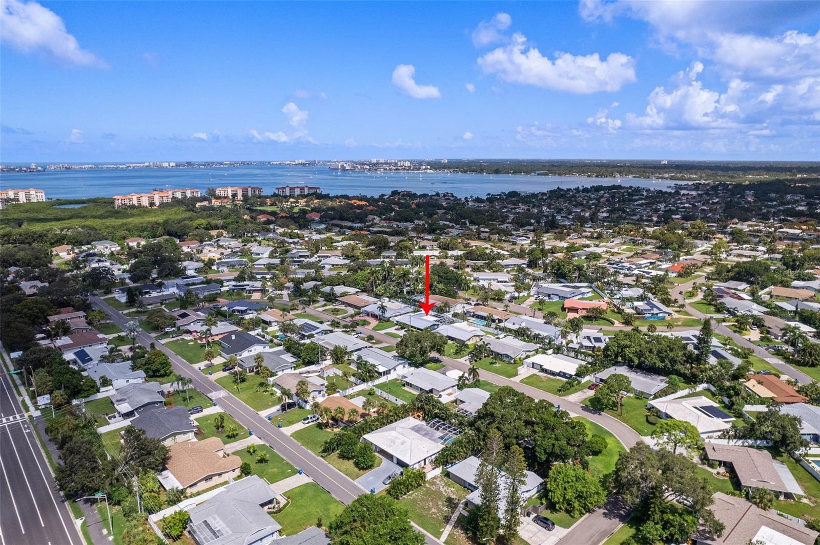 5 min to. the beach and 10 min to downtown St Petersburg.  Boca Ciega Bay and Gulfport in the distance