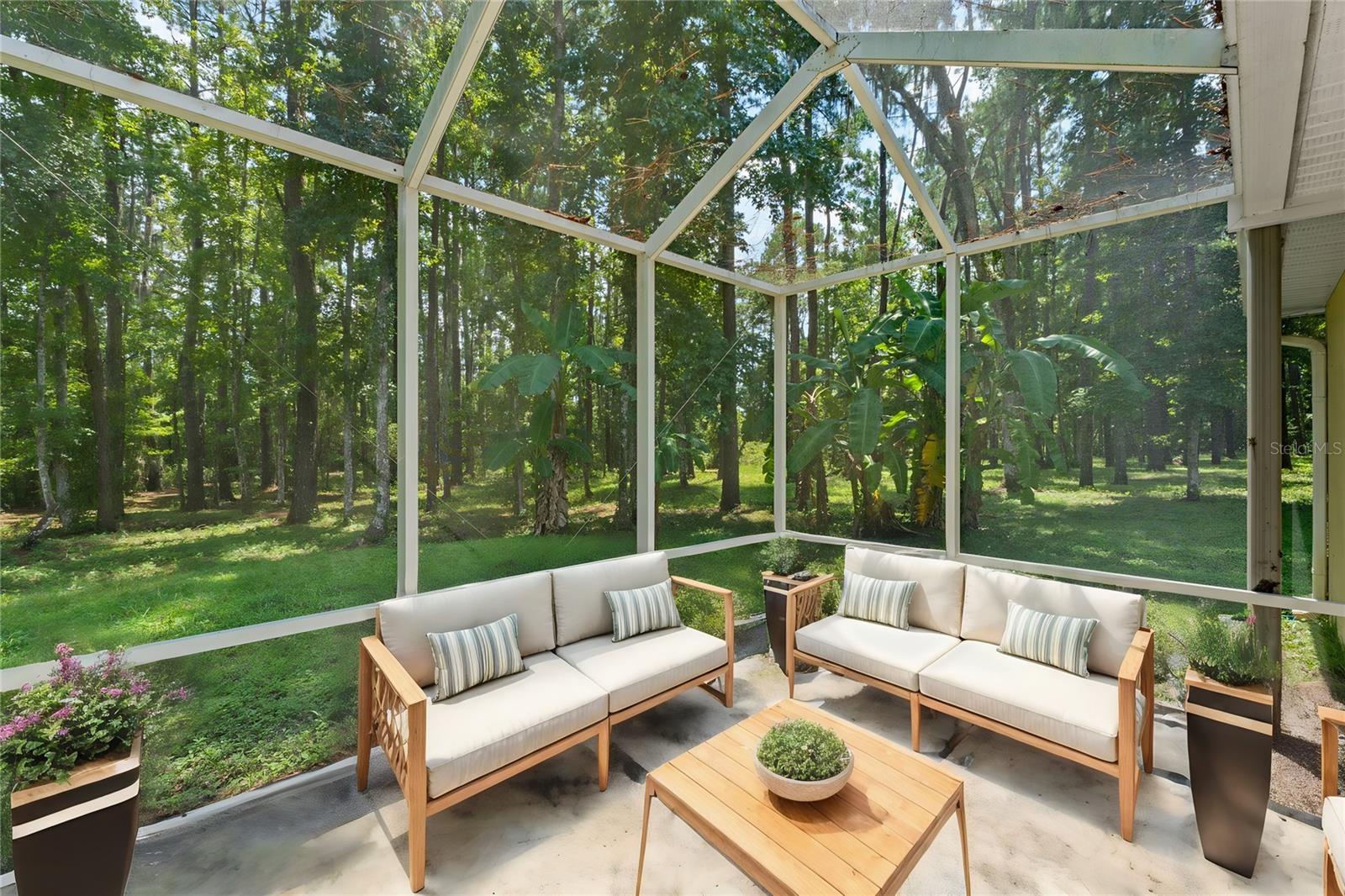 GUEST HOME PATIO