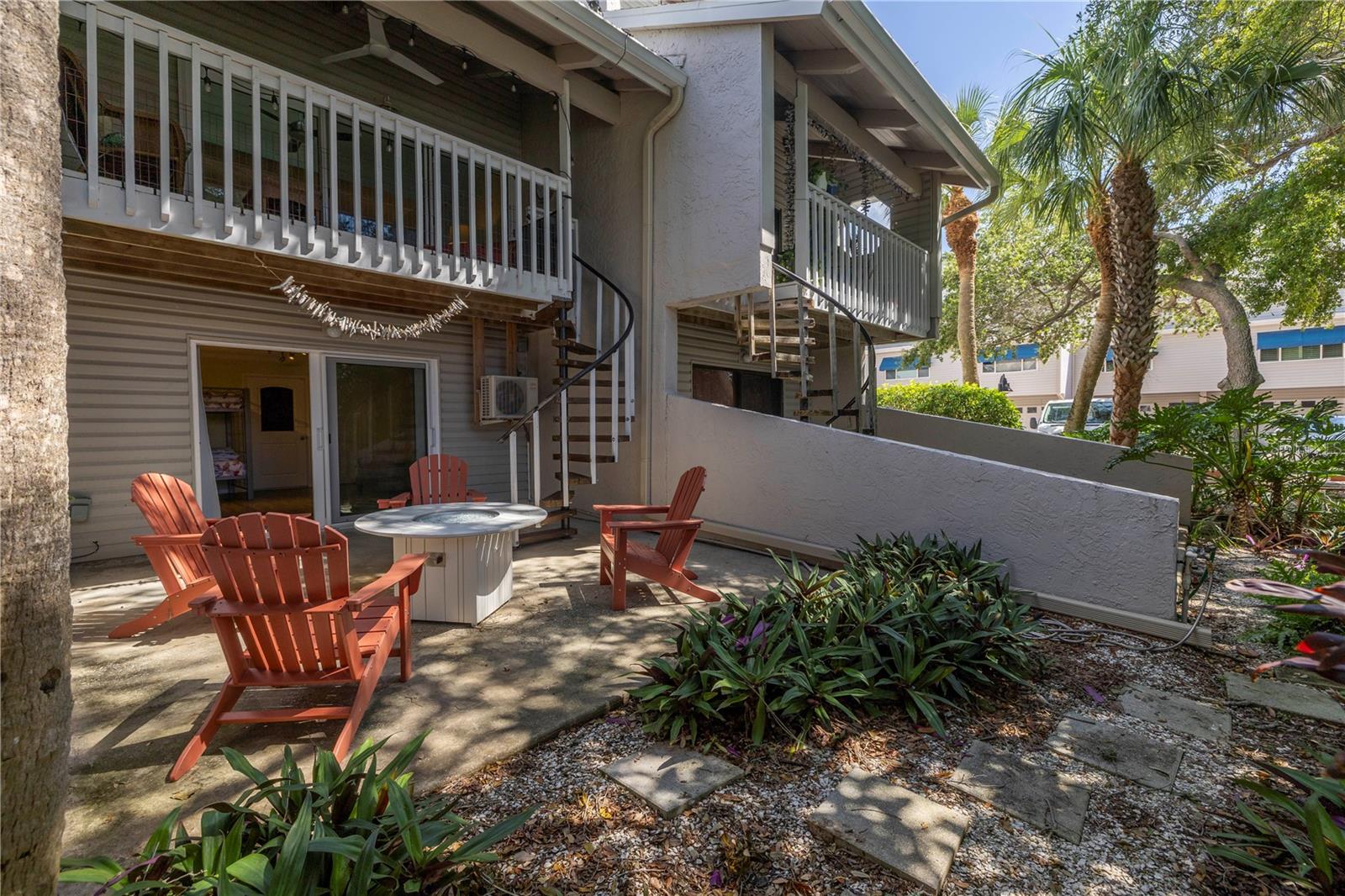 Patio with your own garden