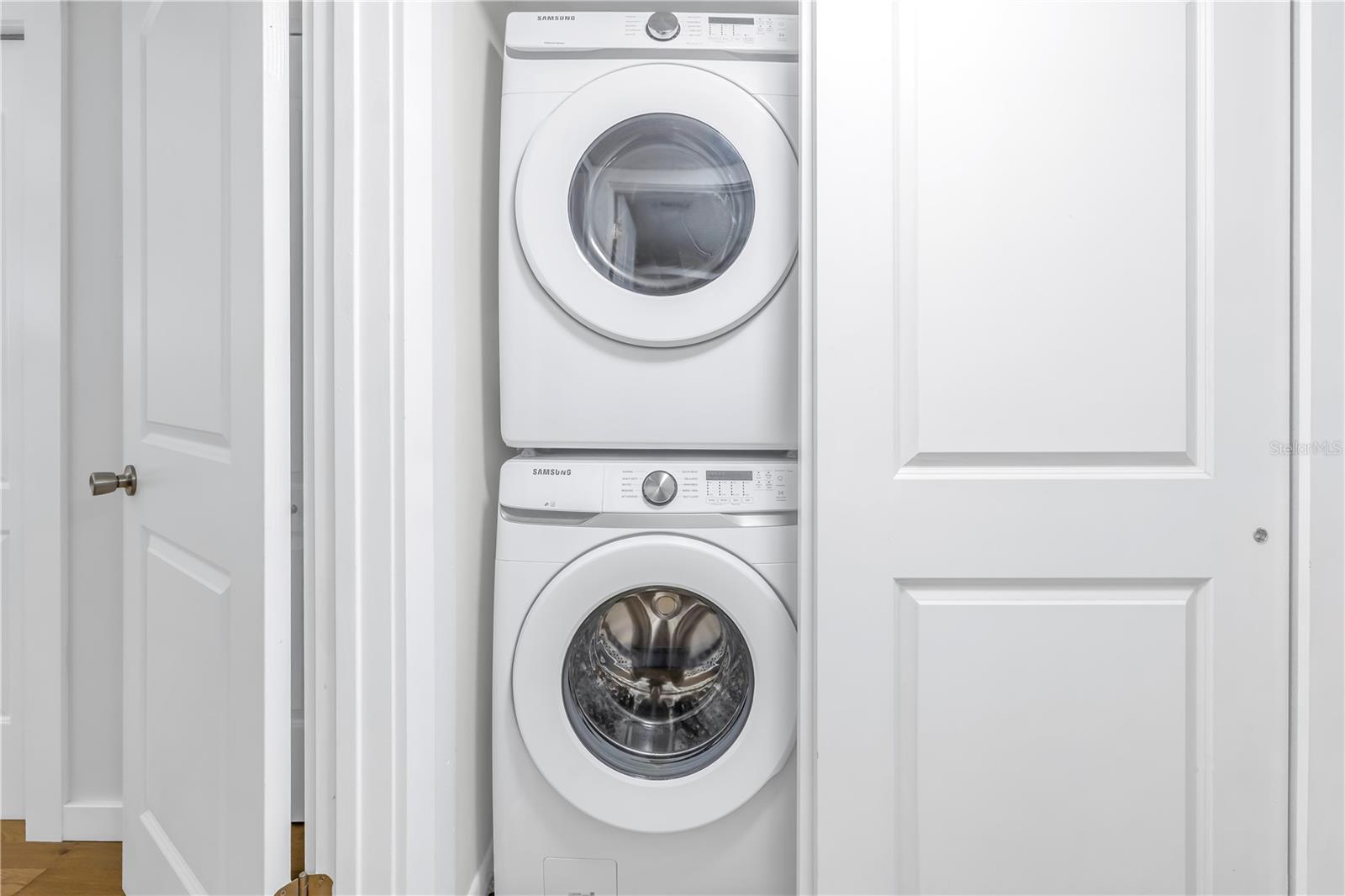 Front load Samsung washer/dryer