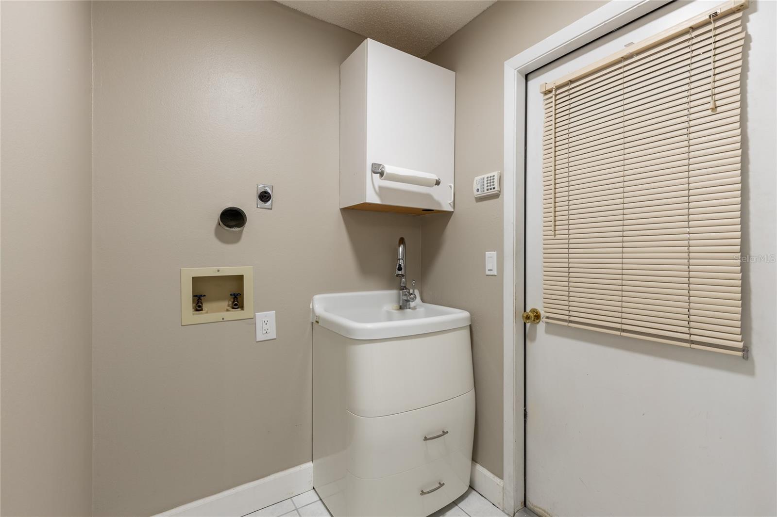 Laundry room & Garage Entrance